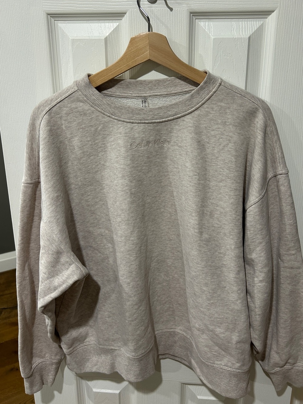 Calvin Klein Women's Performance Crew Neck Oversized Sweatshirt
